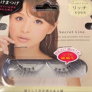 NIB D.UP Lashes (2 pairs)
